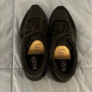 Kizik Women's Black Sneakers